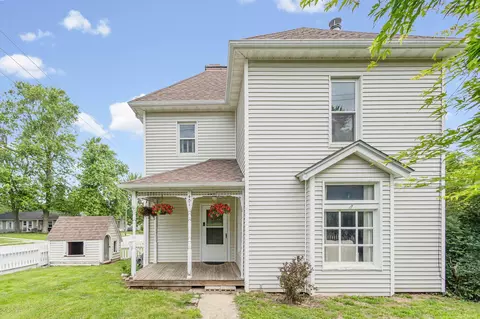 Exterior - 401 E 9th St, Fulton, MO 65251 photo 3 of 8