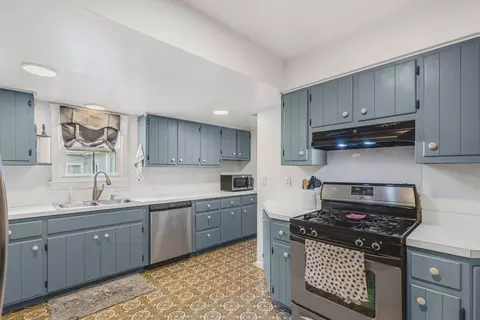 Kitchen - 401 E 9th St, Fulton, MO 65251 photo 4 of 8