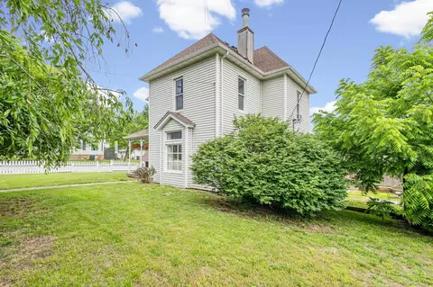 Exterior - 401 E 9th St, Fulton, MO 65251 photo 4 of 8