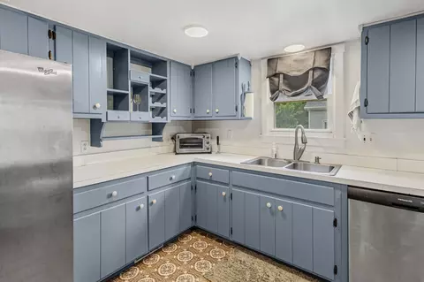 Kitchen - 401 E 9th St, Fulton, MO 65251 photo 1 of 8