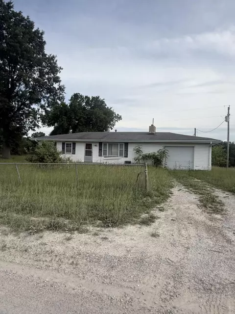 6102 County Road 262, Auxvasse, MO 65231