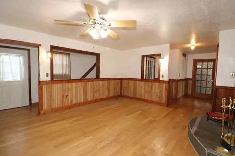 Living - 825 High St, Fulton, MO 65251 photo 5 of 6