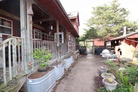 Exterior - 825 High St, Fulton, MO 65251 photo 7 of 8
