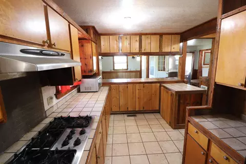 Kitchen - 825 High St, Fulton, MO 65251 photo 2 of 8