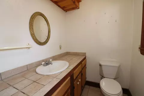 Bath - 825 High St, Fulton, MO 65251 photo 2 of 7