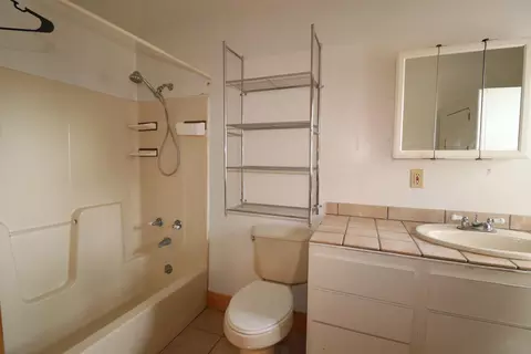 Bath - 825 High St, Fulton, MO 65251 photo 1 of 7