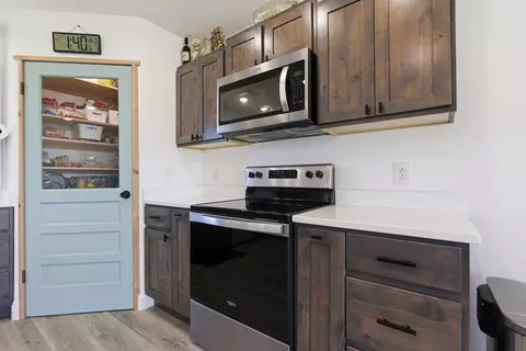 Kitchen - 10 Andy Ct, Clark, MO 65243 photo 4 of 6