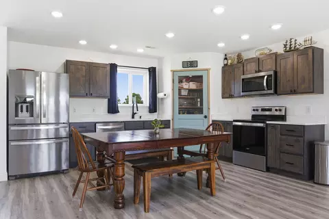 Kitchen - 10 Andy Ct, Clark, MO 65243 photo 3 of 6