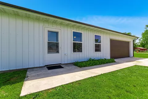 Exterior - 10 Andy Ct, Clark, MO 65243 photo 4 of 12