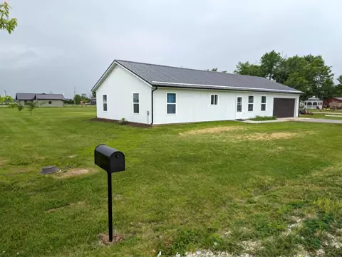 10 Andy Ct, Clark, MO 65243