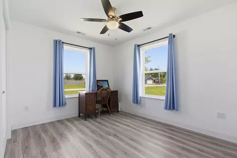 Bedroom - 10 Andy Ct, Clark, MO 65243 photo 4 of 6