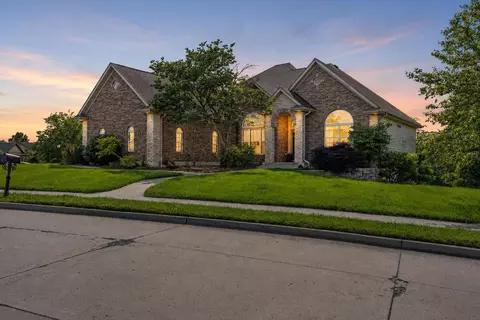 1913 Surrey Ct, Columbia, MO 65203