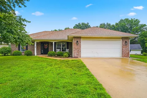 1612 Woodmoor Ct, Columbia, MO 65202