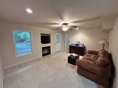 Living - 5000 Eagle Ridge Rd, Columbia, MO 65201 photo 5 of 8