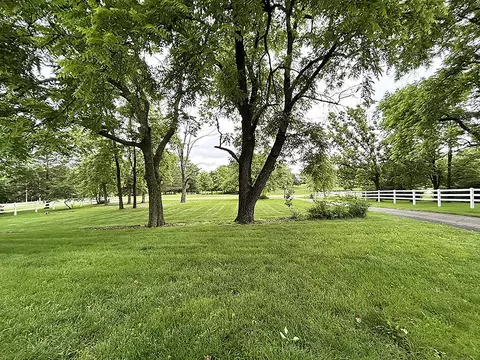 Exterior - 5000 Eagle Ridge Rd, Columbia, MO 65201 photo 2 of 21