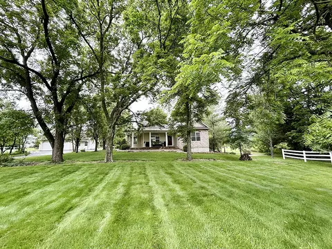 Exterior - 5000 Eagle Ridge Rd, Columbia, MO 65201 photo 3 of 21