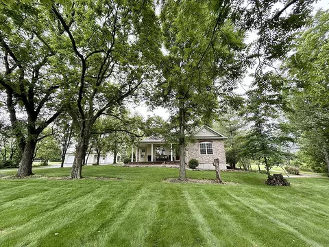 Exterior - 5000 Eagle Ridge Rd, Columbia, MO 65201 photo 4 of 21