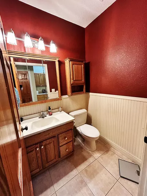 Bath - 5000 Eagle Ridge Rd, Columbia, MO 65201 photo 3 of 4