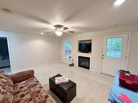 Living - 5000 Eagle Ridge Rd, Columbia, MO 65201 photo 6 of 8