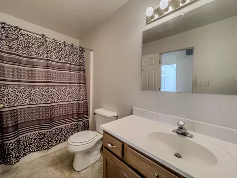 Bath - 170 Northrup Ave, Holts Summit, MO 65043 photo 3 of 4
