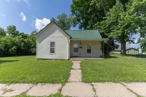 210 W Marion St, Paris, MO 65275