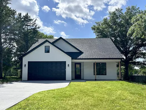 1579 N Golf Blvd, Columbia, MO 65202