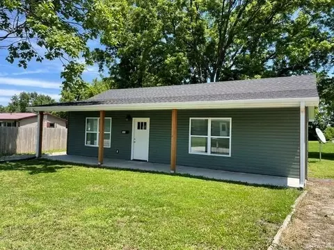303 Knaus St, Fayette, MO 65248