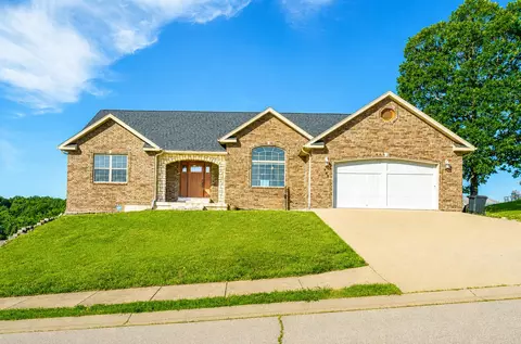 145 Ridgeview Dr, Saint Robert, MO 65584
