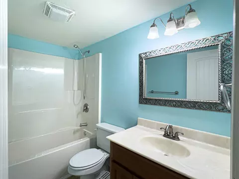 Bath - 145 Ridgeview Dr, Saint Robert, MO 65584 photo 7 of 7