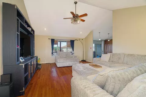 Living - 145 Ridgeview Dr, Saint Robert, MO 65584 photo 1 of 2