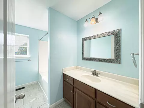 Bath - 145 Ridgeview Dr, Saint Robert, MO 65584 photo 5 of 7