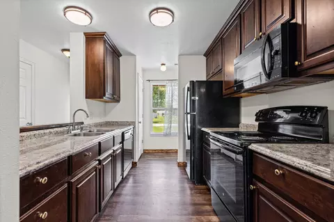 Kitchen - 413 N Lee St, Centralia, MO 65240 photo 1 of 2