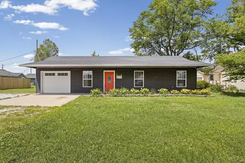 413 N Lee St, Centralia, MO 65240