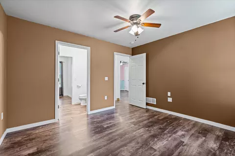 Bedroom - 413 N Lee St, Centralia, MO 65240 photo 2 of 3