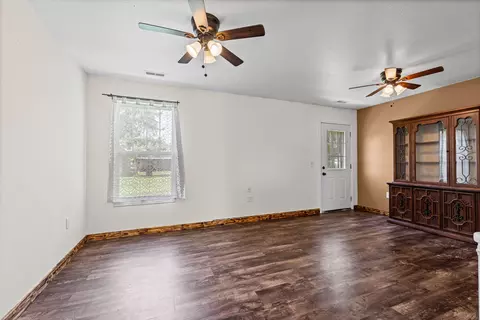 Living - 413 N Lee St, Centralia, MO 65240 photo 3 of 3
