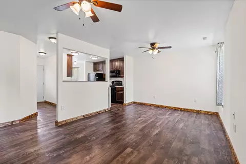 Living - 413 N Lee St, Centralia, MO 65240 photo 1 of 3