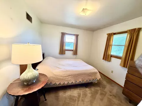 Bedroom - 600 E Canole Rd, Sturgeon, MO 65284 photo 2 of 2