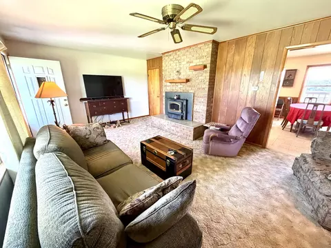 Living - 600 E Canole Rd, Sturgeon, MO 65284 photo 2 of 2
