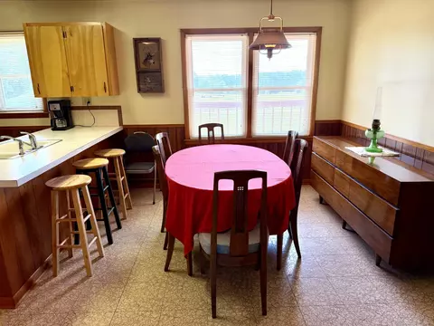 Dining - 600 E Canole Rd, Sturgeon, MO 65284 photo 1 of 1