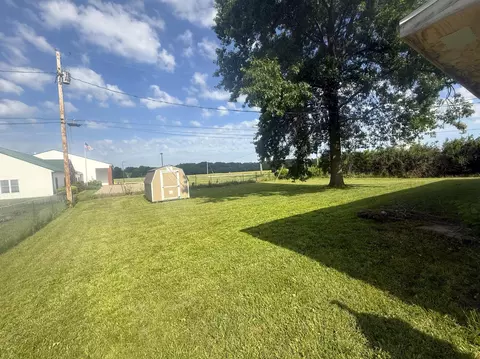 7511 N Svena Dr, Columbia, MO 65202