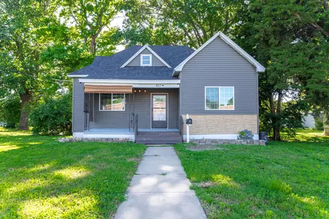 457 S Lyon Ave, Marshall, MO 65340