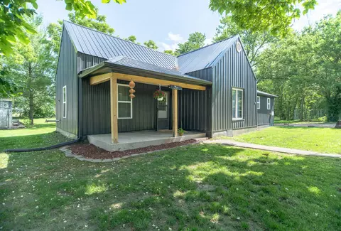 Exterior - 30663 E Press St, Excello, MO 65247 photo 2 of 11