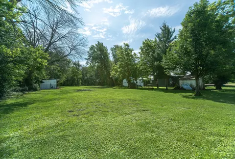 Exterior - 30663 E Press St, Excello, MO 65247 photo 8 of 11