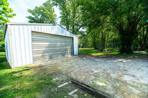 Exterior - 30663 E Press St, Excello, MO 65247 photo 11 of 11