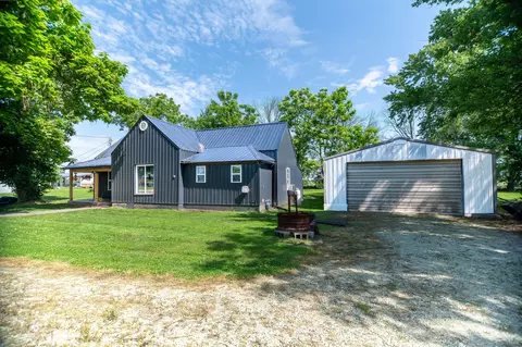 Exterior - 30663 E Press St, Excello, MO 65247 photo 3 of 11