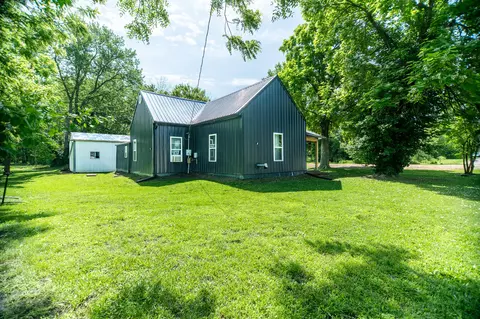 Exterior - 30663 E Press St, Excello, MO 65247 photo 4 of 11
