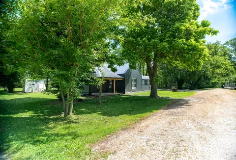 Exterior - 30663 E Press St, Excello, MO 65247 photo 6 of 11