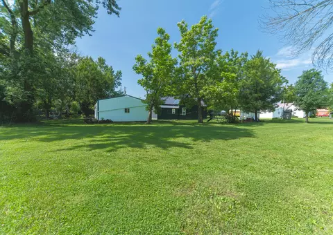 Exterior - 30663 E Press St, Excello, MO 65247 photo 7 of 11