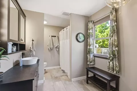 Bath - 1903 Pollock Rd, Mexico, MO 65265 photo 1 of 5