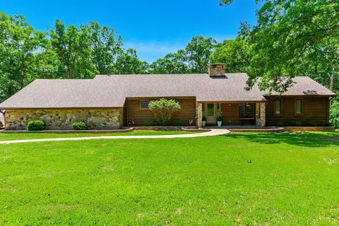 1022 Timberline Rd, Moberly, MO 65270